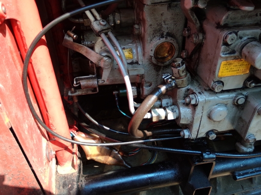 ขายรถเกี่ยวข้าว-นวดข้าว-เกี่ยวข้าวโพดได้ นั่งขับ KOBOTA NX1300 ดีเซล 2สูบ ราคา 85,000บาท