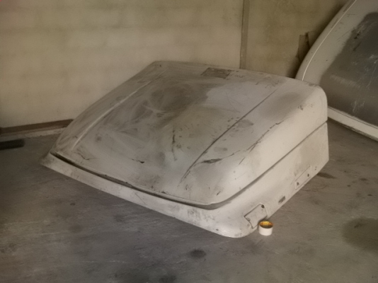 สเกิดต์หลังคารถของ6ล้อใหญ่เเละ10ล้อขายตามสภาพติดตู้มาขายถูกมี2อัน ราคาชิ้น8,000บาท