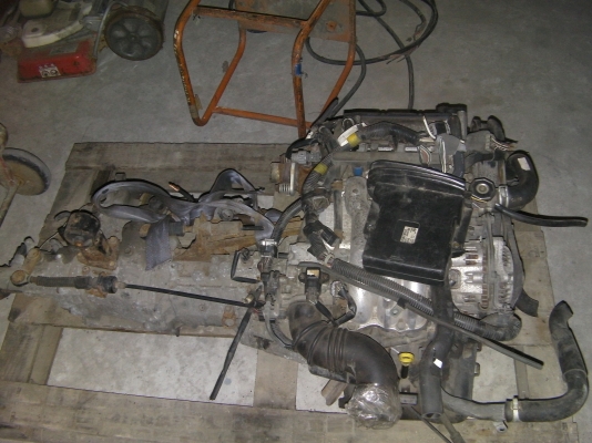 เครื่องรถกะป๋อไฮฮัตซุหัวชีดขับ4ขายตามสภาพไม่มีทะเบียนอุกปกรณ์คบราคา12,000บาท