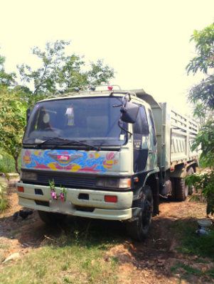ขายรถบรรทุกสิบล้อดัมพ์ HINO 3M เครื่องเดิม 240 แรง ปี 38 กระบะดัมพ์สามมิตร มีระบบลากพ่วง ทะเบียนพร้อม