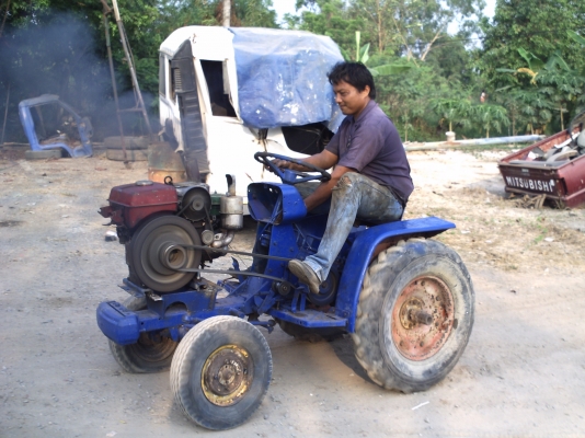 รถไถพร้อมใช้งานพร้อมเครื่องถูกๆ