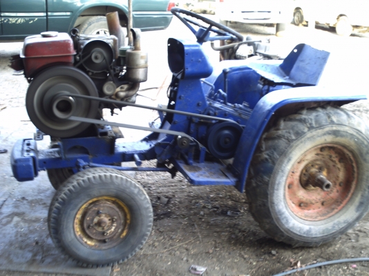 รถไถพร้อมใช้งานพร้อมเครื่องถูกๆ