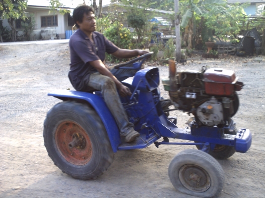 รถไถพร้อมใช้งานพร้อมเครื่องถูกๆ