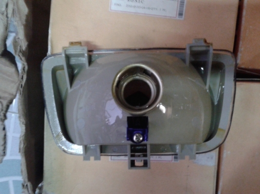 ขายโคมไฟหน้า hondaดรีม ของใหม่อยู่ในกล่อง