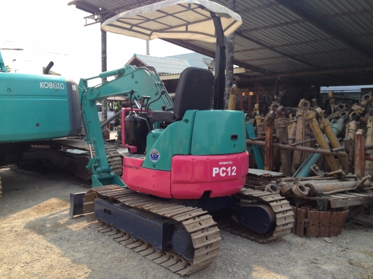 ขายรถด่วน KOMATSU PC 12 รถสวยสภาพดี
