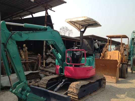 ขายรถด่วน KOMATSU PC 12 รถสวยสภาพดี