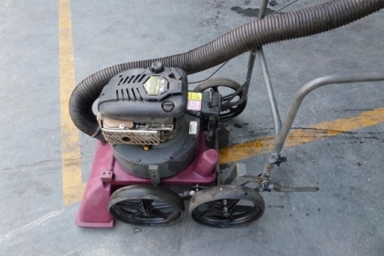 ขาย รถดูดฝุ่น แบบเดินตาม นำเข้าจากญี่ปุ่น พร้อมใช้งาน เครื่องยนต์เบนซิล ราคา 8,000 ขาย รถดูดฝุ่น แบบเดินตาม นำเข้าจากญี่ปุ่น พร้อมใช้งาน เครื่องยนต์เบนซิล ราคา 8,000