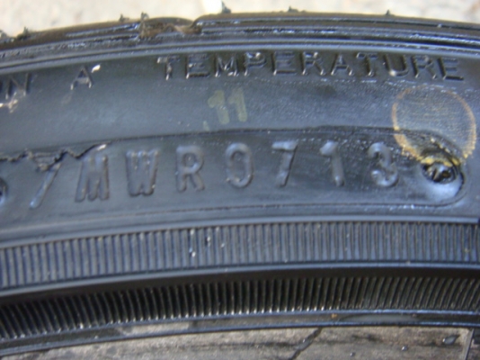 ขายถูกๆ ยางDunlop LM703 225/40R18 มี1เส้น