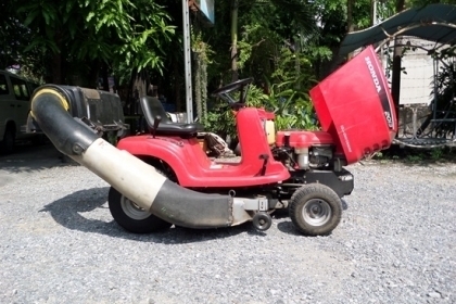 ขาย รถตัดหญ้า นั่งขับ HONDA 2013 เครื่อง 13 hp 2 ใบตัด 5 เกียร์เดินหน้า 1 เกียร์ถอยหลัง ปรับใบตัดได้ 7 ระดับ ราคา 58,000 ขาย รถตัดหญ้า นั่งขับ HONDA 2013 เครื่อง 13 hp 2 ใบตัด 5 เกียร์เดินหน้า 1 เกียร์ถอยหลัง ปรับใบตัดได้ 7 ระดับ ราคา 58,000