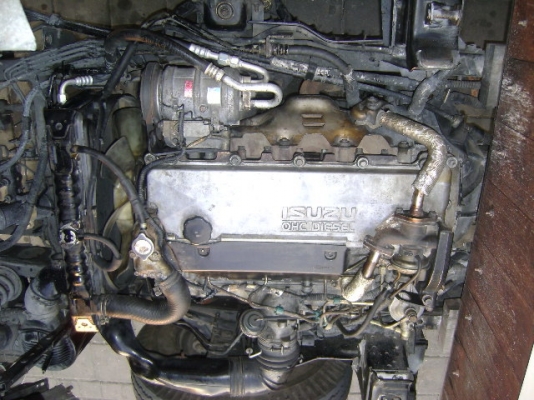 ISUZU,เครื่่่อง120แรง รถสี่ล้อใหญ่ หัวยกได้ เครื่่องดี คัซซีสวยฯ แอร์เย็น กระจกไฟฟ้า,พวงมาลัยพาวเวอร์,เกียร์สั้น ภายในดีสะอาดสวย ทะเบียนไม่ติดเวลาวิ่งได้24ชม.