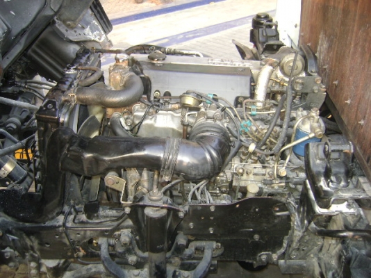 ISUZU,เครื่่่อง120แรง รถสี่ล้อใหญ่ หัวยกได้ เครื่่องดี คัซซีสวยฯ แอร์เย็น กระจกไฟฟ้า,พวงมาลัยพาวเวอร์,เกียร์สั้น ภายในดีสะอาดสวย ทะเบียนไม่ติดเวลาวิ่งได้24ชม.