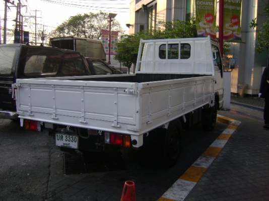 ISUZU,เครื่่่อง120แรง รถสี่ล้อใหญ่ หัวยกได้ เครื่่องดี คัซซีสวยฯ แอร์เย็น กระจกไฟฟ้า,พวงมาลัยพาวเวอร์,เกียร์สั้น ภายในดีสะอาดสวย ทะเบียนไม่ติดเวลาวิ่งได้24ชม.