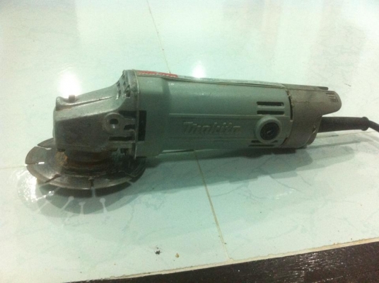 เครื่องเจียรไฟฟ้าMakitaรุ่น 9500NB สภาพใหม่ ราคาถูก