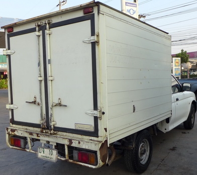 ขาย mitsubishi Stradra L200 ปี2001 หัวเดี่ยวตู้แห้ง แค่ตู้คุ้มแล้ว รถสวยมากวิ่งน้อย