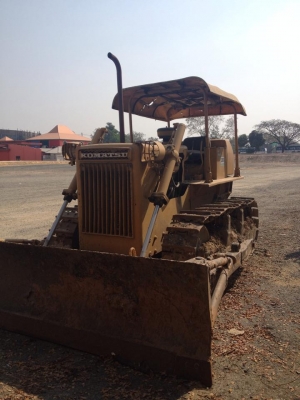 ขายรถ แทรกเตอร์ komatsu D 50-15 สภาพสวยมากพร้อมใช้งาน