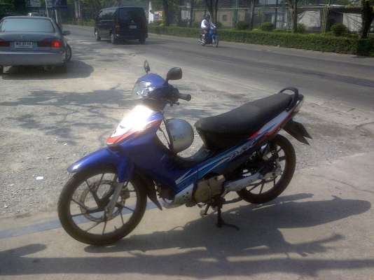 SUSUKI  SUPPER BEST 125  เครื่องดีแน่นๆ 4 จังหวะ มีครัช ออกตัวดี  ประหยัดน้ำมัน  แมกเดิม ไฟดี ภาษีไม่ขาด  เอกสารครบ