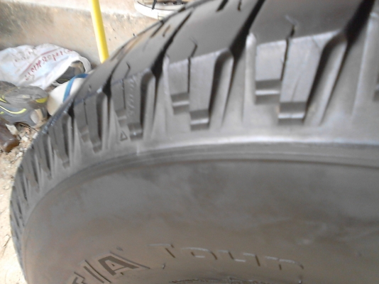 BF Goodrich Long Trail T/A  Tour 265/70R16  มีชุด 4 เส้น TEL.081-427-3941