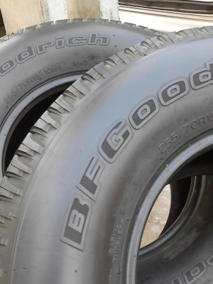 ขอบ 15  BF Goodrich Long Trail T/A  Tour 255/70R15  มี 2เส้น TEL.081-427-3941