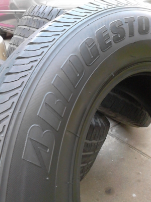 BRIDGESTONE DURAVIS R611  มี 2 เส้น ดอกยางหนาลึกทั้งคู่ TEL.081-427-3941