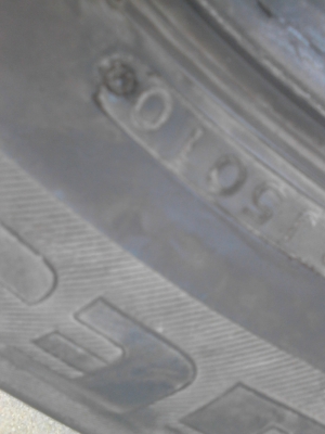 BRIDGESTONE DURAVIS R611  มี 2 เส้น ดอกยางหนาลึกทั้งคู่ TEL.081-427-3941