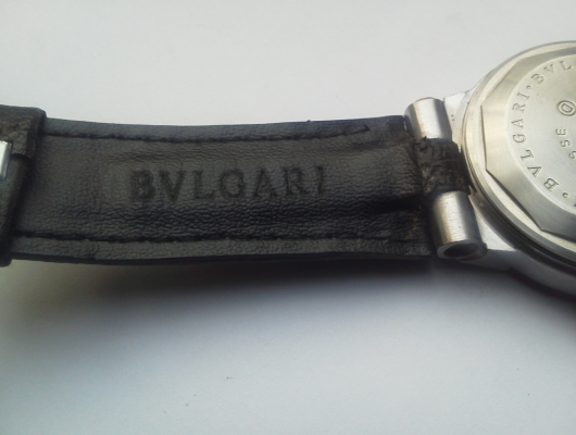 นาฬิกาข้อมือ bvlgari เป็นระบบ automatic สภาพยังสวยมาก สายหนังแท้ไม่เคยเปลี่ยนภาพยังสวยมาก ขนาดตามภาพ นาฬิกาข้อมือ bvlgari เป็นระบบ automatic สภาพยังสวยมาก สายหนังแท้ไม่เคยเปลี่ยนภาพยังสวยมาก ขนาดตามภาพ