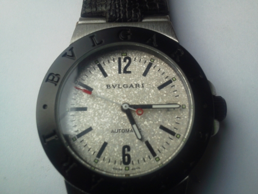 นาฬิกาข้อมือ bvlgari เป็นระบบ automatic สภาพยังสวยมาก สายหนังแท้ไม่เคยเปลี่ยนภาพยังสวยมาก ขนาดตามภาพ นาฬิกาข้อมือ bvlgari เป็นระบบ automatic สภาพยังสวยมาก สายหนังแท้ไม่เคยเปลี่ยนภาพยังสวยมาก ขนาดตามภาพ