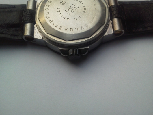 นาฬิกาข้อมือ bvlgari เป็นระบบ automatic สภาพยังสวยมาก สายหนังแท้ไม่เคยเปลี่ยนภาพยังสวยมาก ขนาดตามภาพ นาฬิกาข้อมือ bvlgari เป็นระบบ automatic สภาพยังสวยมาก สายหนังแท้ไม่เคยเปลี่ยนภาพยังสวยมาก ขนาดตามภาพ
