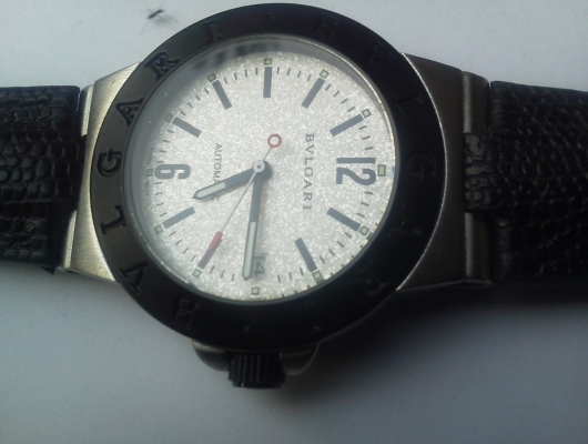 นาฬิกาข้อมือ bvlgari เป็นระบบ automatic สภาพยังสวยมาก สายหนังแท้ไม่เคยเปลี่ยนภาพยังสวยมาก ขนาดตามภาพ นาฬิกาข้อมือ bvlgari เป็นระบบ automatic สภาพยังสวยมาก สายหนังแท้ไม่เคยเปลี่ยนภาพยังสวยมาก ขนาดตามภาพ