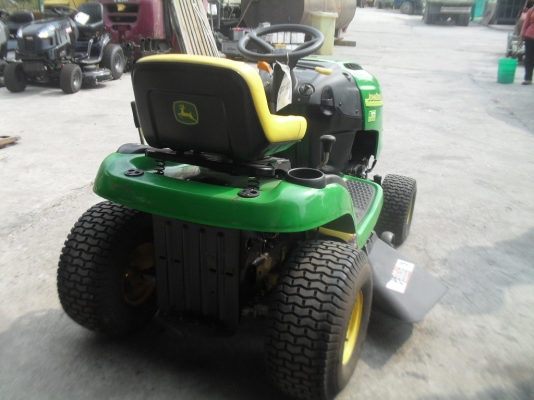 รถตัดหญ้า John Deere L100 รถนอกนำเข้า รถตัดหญ้า John Deere L100 รถนอกนำเข้า