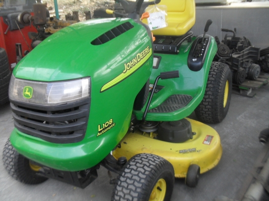 รถตัดหญ้า19.5 แรงม้า John Deere จอห์นเดียร์ รถนอกนำเข้า L108 รถตัดหญ้า19.5 แรงม้า John Deere จอห์นเดียร์ รถนอกนำเข้า L108