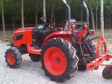 ขายรถไถ Kubota B2420 พร้อมผานหลัง ขายรถไถ Kubota B2420 พร้อมผานหลัง