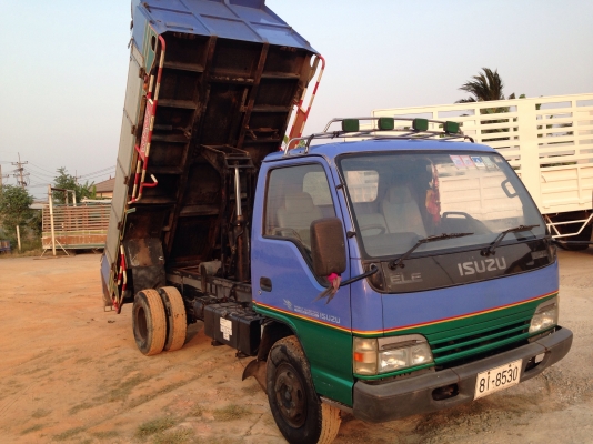 6ล้อดั้มอีซูซุNPR/130HP