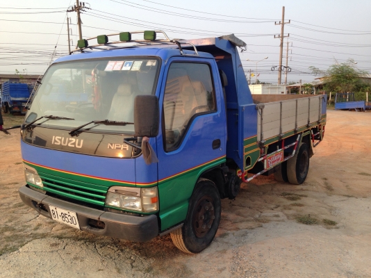 6ล้อดั้มอีซูซุNPR/130HP