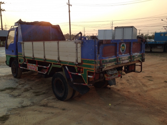 6ล้อดั้มอีซูซุNPR/130HP