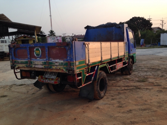 6ล้อดั้มอีซูซุNPR/130HP