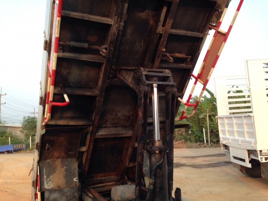 6ล้อดั้มอีซูซุNPR/130HP