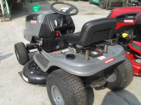 รถตัดหญ้านั่งขับ 17.5 แรงม้า Craftsman LT1500 รถตัดหญ้านั่งขับ 17.5 แรงม้า Craftsman LT1500