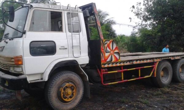 ขายสิบล้อเทเลอร์ KT925 หัว Hino F18 เครื่อง EH700 - 168 แรง 2 เพลา  ทะเบียนพร้อมโอน