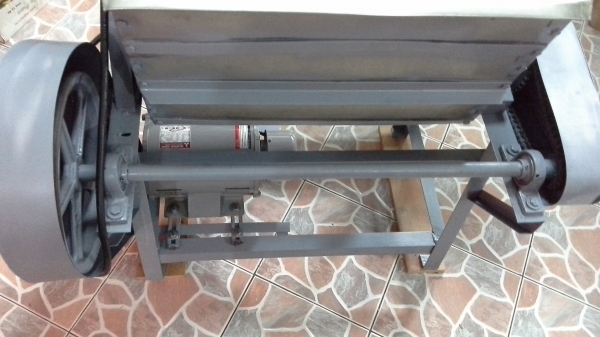 ลดราคา 6500 บาท เครื่องนวดแป้ง  สภาพใหม่