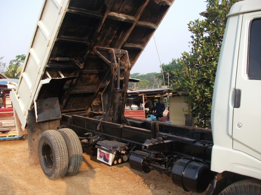 ขายรถหกล้อดั้มFCเคื่รอง120เเรงปี40เฟืองท้ายFหน้าFหลังดั้มสามิตรเคื่รองเเห้งเเรงดีครัชซีใหญ่สวยสภาพพร้อมใช้งานได้เลยครับฟวงมาลัยเพลาเว้อเเอร์เย็นกระจกไฟฟ้าโทรมาที่0817894515ชุดโอนพร้อมโอนภาษีเต็ม