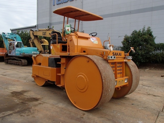 รถบดถนนสามล้อเหล็ก R2S