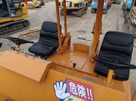 รถบดถนนสามล้อเหล็ก R2S