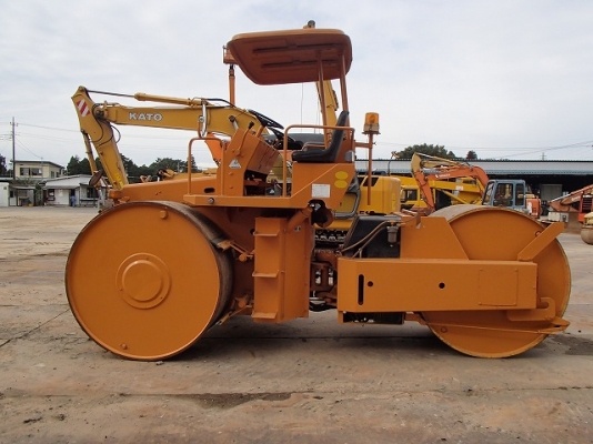 รถบดถนนสามล้อเหล็ก R2S