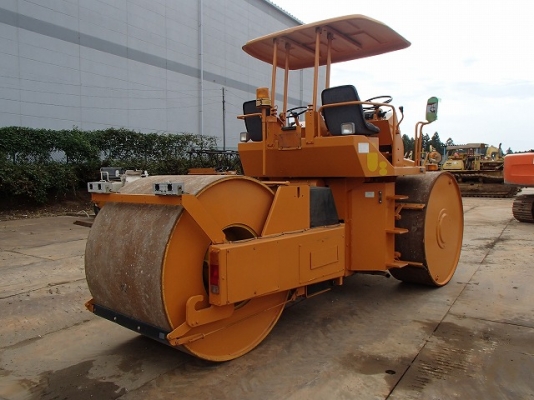 รถบดถนนสามล้อเหล็ก R2S