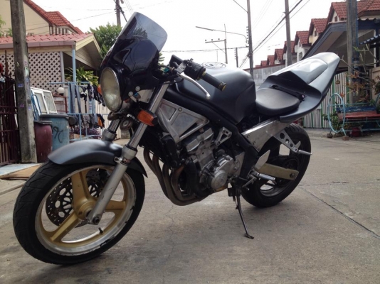 ขาย/แลก ครับ honda CB1 4สูบ 400cc รถปี 92 ครับมีชิวหน้าเเต่ง ตูดเเหลม เดินเบาปกติ บิดกระจาย 160 เด็กๆ เครื่องเเห้งๆๆๆ เสียงหวานมากลองมาฟัง ปล่อยมือขัยสบาย รถไม่เคยล้ม ไฟชาจปกติ ความร้อนไม่มีปัญหา จบเเล้วทุกอยา่ง มีเอกสาร อินวอยครบๆครับ โดยรวามสวยมาก ขายเเ ขาย/แลก ครับ honda CB1 4สูบ 400cc รถปี 92 ครับมีชิวหน้าเเต่ง ตูดเเหลม เดินเบาปกติ บิดกระจาย 160 เด็กๆ เครื่องเเห้งๆๆๆ เสียงหวานมากลองมาฟัง ปล่อยมือขัยสบาย รถไม่เคยล้ม ไฟชาจปกติ ความร้อนไม่มีปัญหา จบเเล้วทุกอยา่ง มีเอกสาร อินวอยครบๆครับ โดยรวามสวยมาก ขายเเ