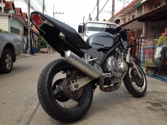 ขาย/แลก ครับ honda CB1 4สูบ 400cc รถปี 92 ครับมีชิวหน้าเเต่ง ตูดเเหลม เดินเบาปกติ บิดกระจาย 160 เด็กๆ เครื่องเเห้งๆๆๆ เสียงหวานมากลองมาฟัง ปล่อยมือขัยสบาย รถไม่เคยล้ม ไฟชาจปกติ ความร้อนไม่มีปัญหา จบเเล้วทุกอยา่ง มีเอกสาร อินวอยครบๆครับ โดยรวามสวยมาก ขายเเ ขาย/แลก ครับ honda CB1 4สูบ 400cc รถปี 92 ครับมีชิวหน้าเเต่ง ตูดเเหลม เดินเบาปกติ บิดกระจาย 160 เด็กๆ เครื่องเเห้งๆๆๆ เสียงหวานมากลองมาฟัง ปล่อยมือขัยสบาย รถไม่เคยล้ม ไฟชาจปกติ ความร้อนไม่มีปัญหา จบเเล้วทุกอยา่ง มีเอกสาร อินวอยครบๆครับ โดยรวามสวยมาก ขายเเ