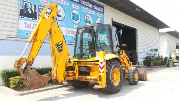 รถตักหน้าขุดหลัง KOMATSU โทร.087-331-0254