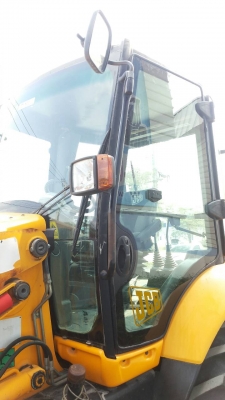 รถตักหน้าขุดหลัง KOMATSU โทร.087-331-0254