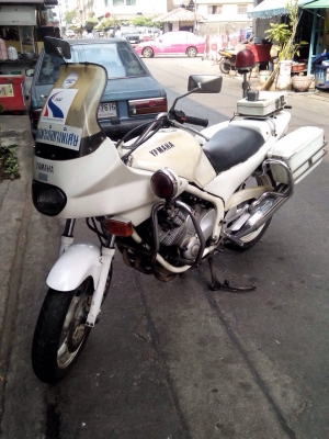 ขาย รถมอเตอร์ไซด์ตำรวจนำขบวน Yamaha diversion 600 cc ทะเบียนแท้ ราคา 58,000