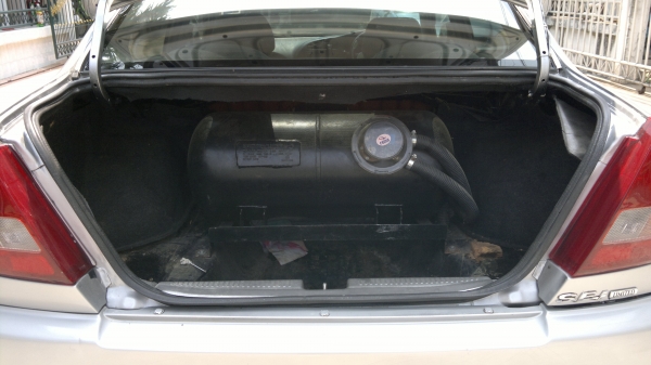 ขายท้ายเบนซ์ ชุดแต่งEVO4 เครื่อง1.8 เกียร์ออโต้ ติดแก๊สหัวฉีด เบรคABS